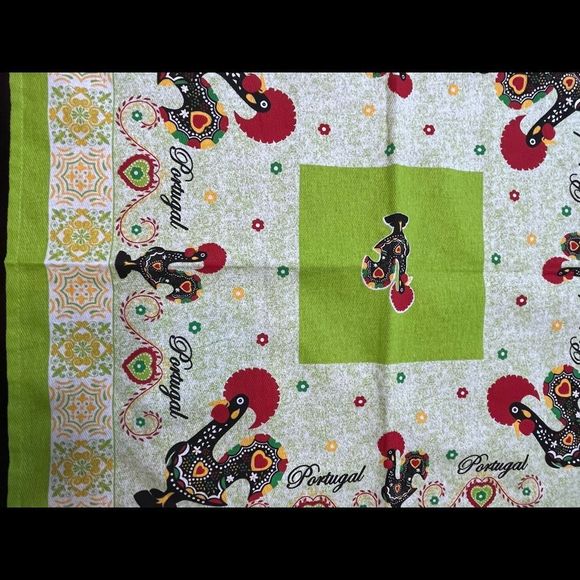 Vintage unused Portugal table topper - vintage linens - Picture 7 of 11